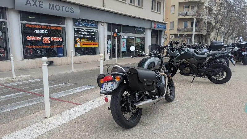 BONNEVILLE T100 900