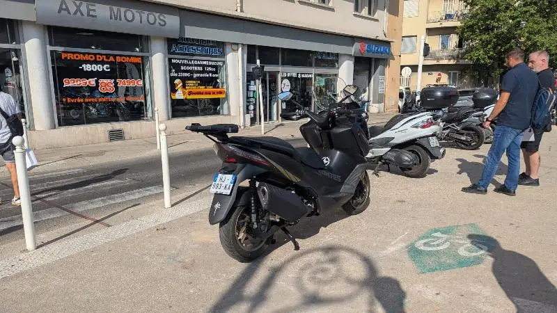 368 E