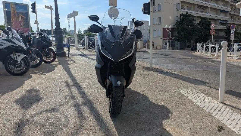 368 E