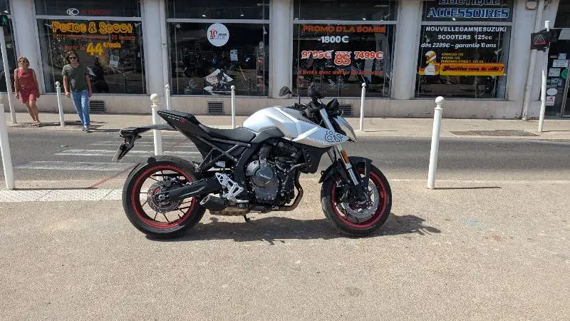 GSX8S
