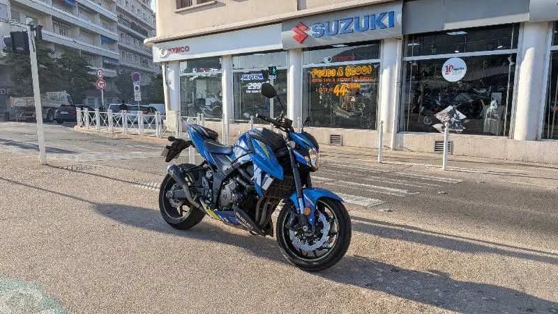 GSXS 750