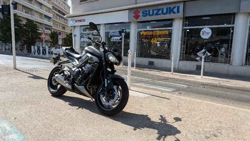 STREET TRIPLE 765 R