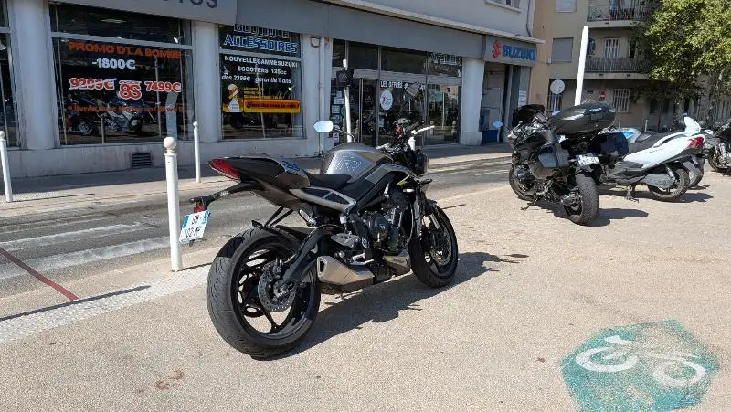 STREET TRIPLE 765 R