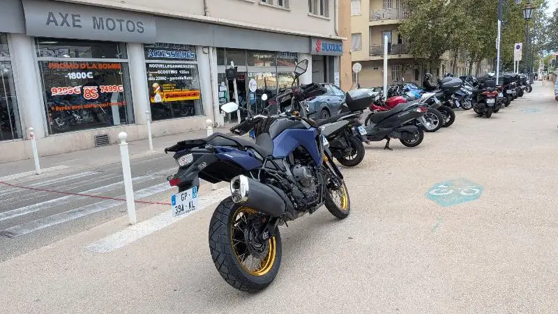 DL VSTROM 800DE