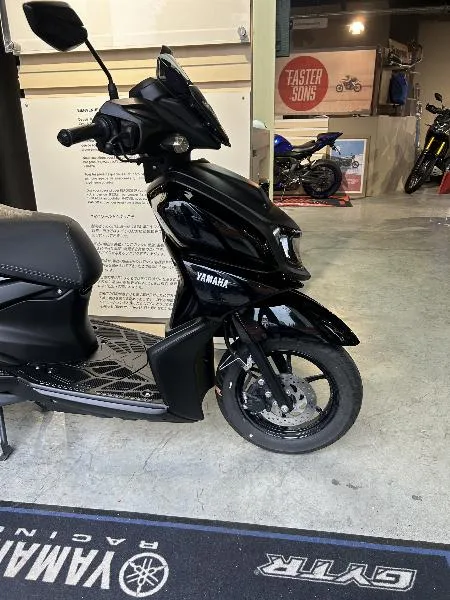 RayZR 125