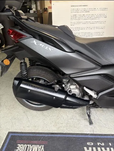 XMAX 300