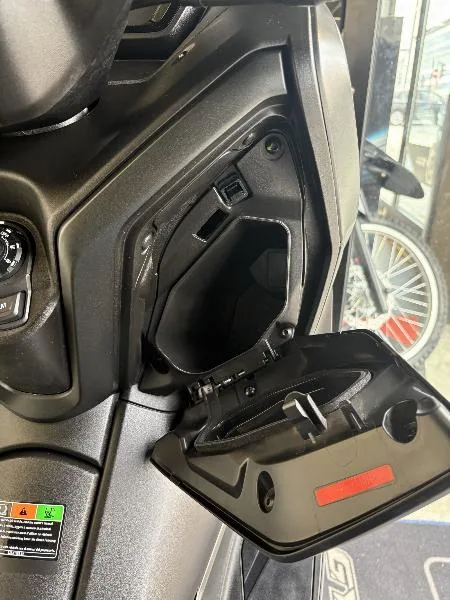 XMAX 300