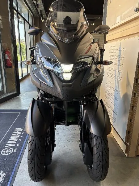 TRICITY 300
