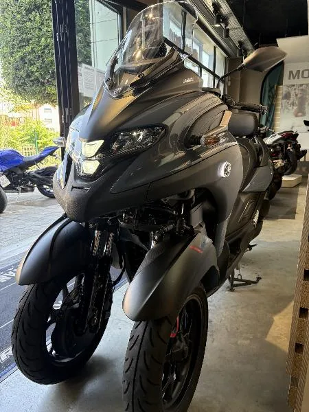 TRICITY 300