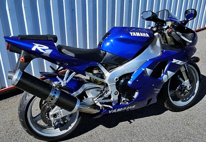 YZF 1000 R1
