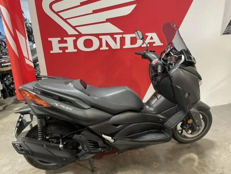 XMAX 125
