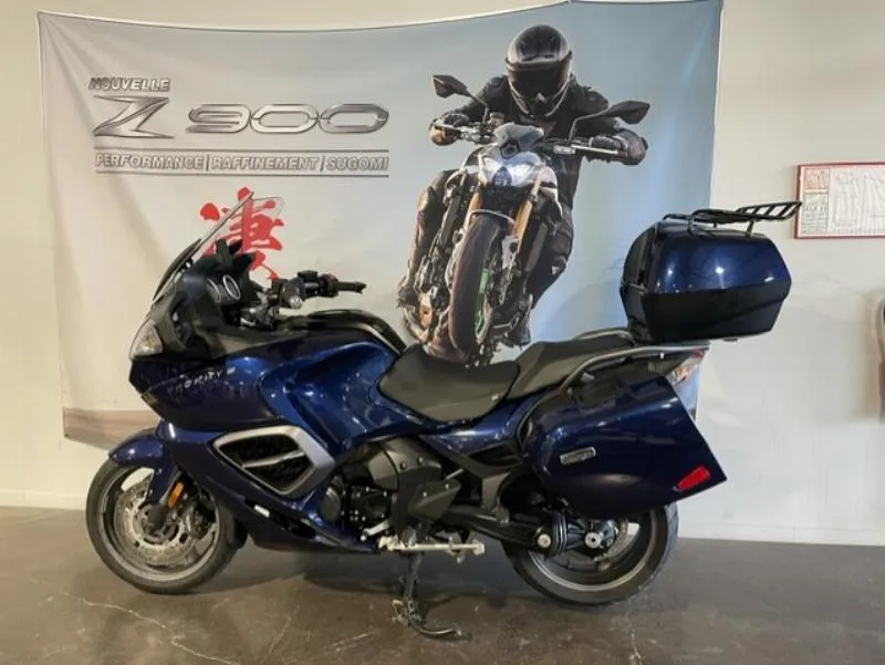 TROPHY 1200 SE
