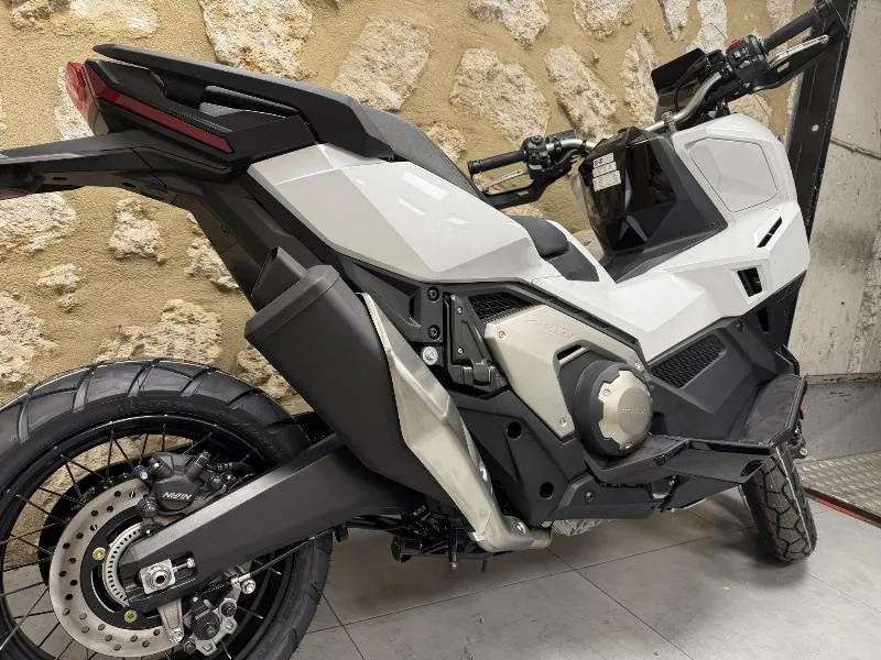 XADV 750 DCT