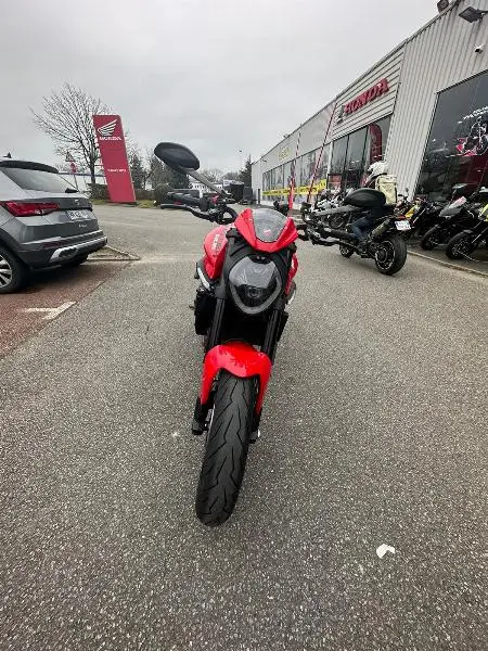 MONSTER 900