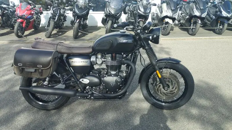 Bonneville T120 Black