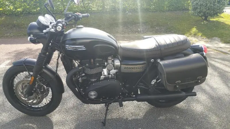 Bonneville T120 Black