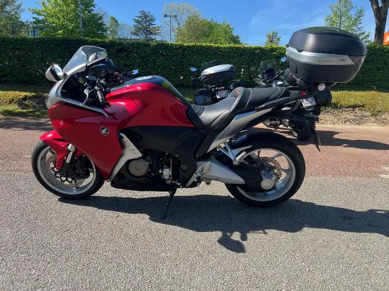 VFR 1200 F