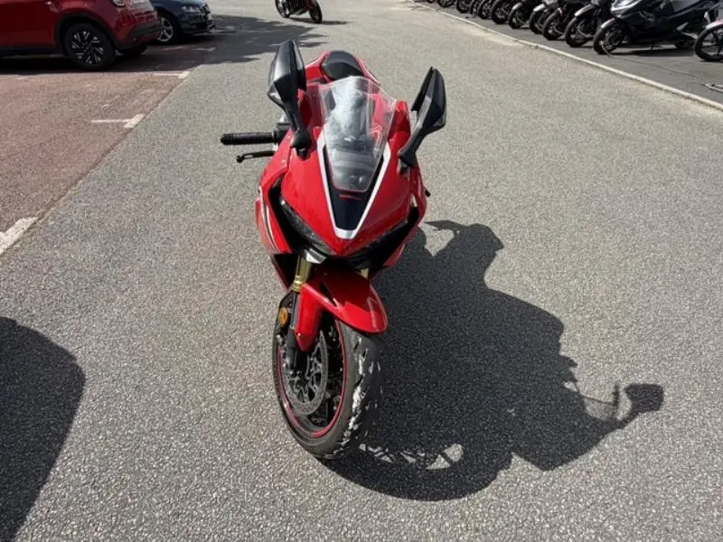 CBR1000RA