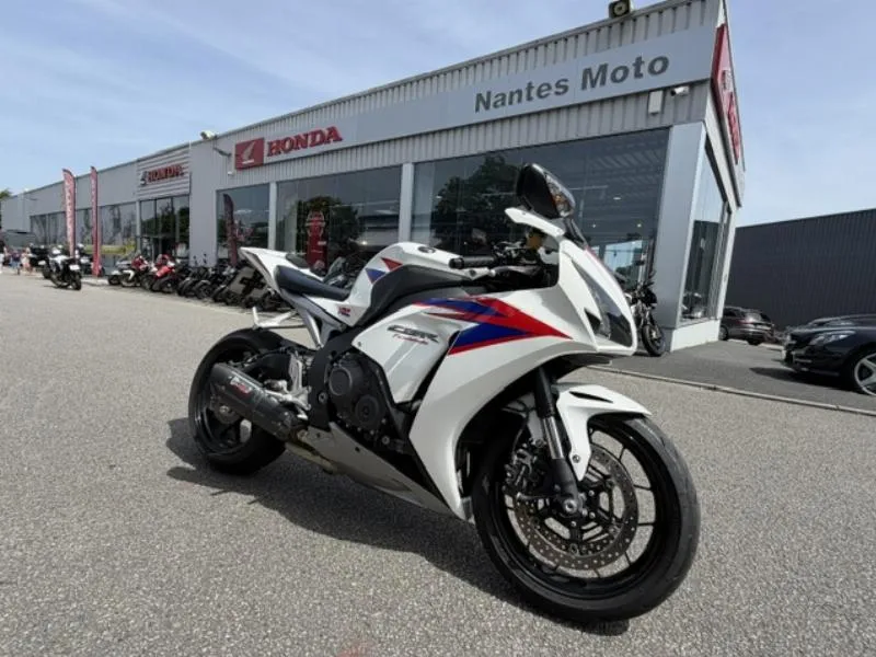 CBR 1000 R