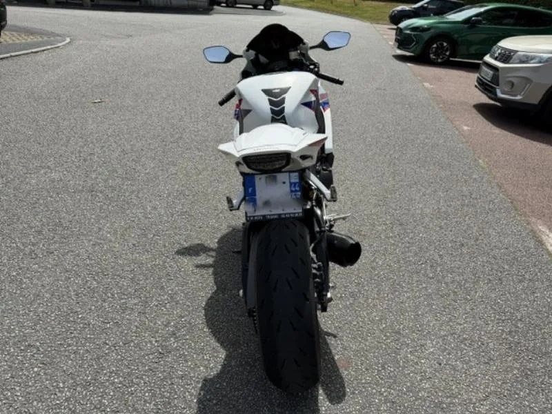 CBR 1000 R
