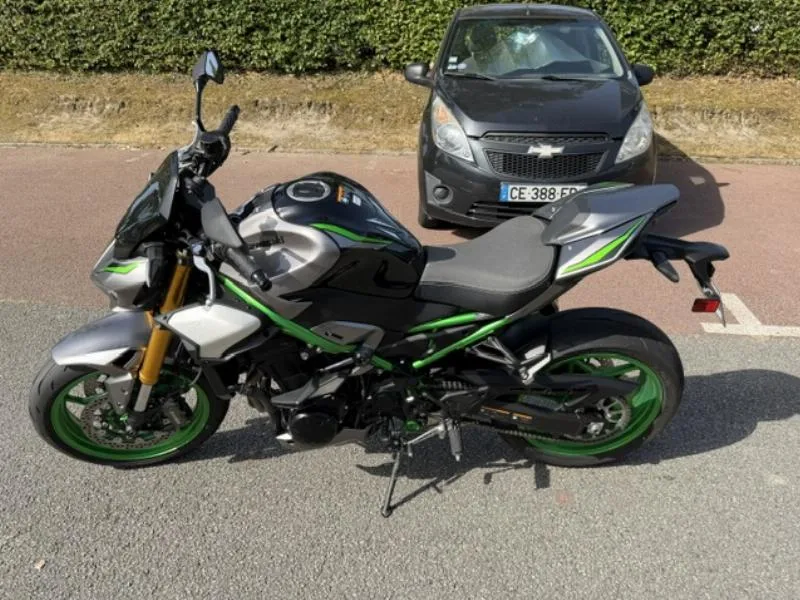 Z900