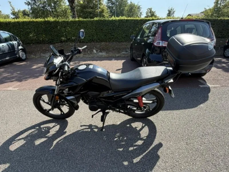 CB 125 F