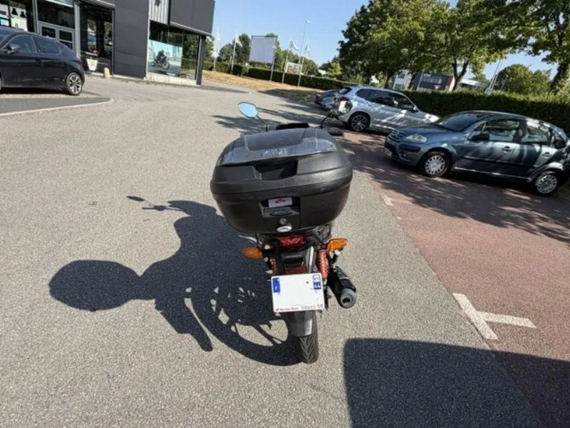 CB 125 F