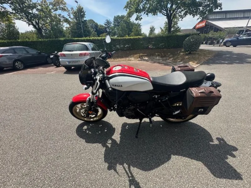 XSR 700 ABS