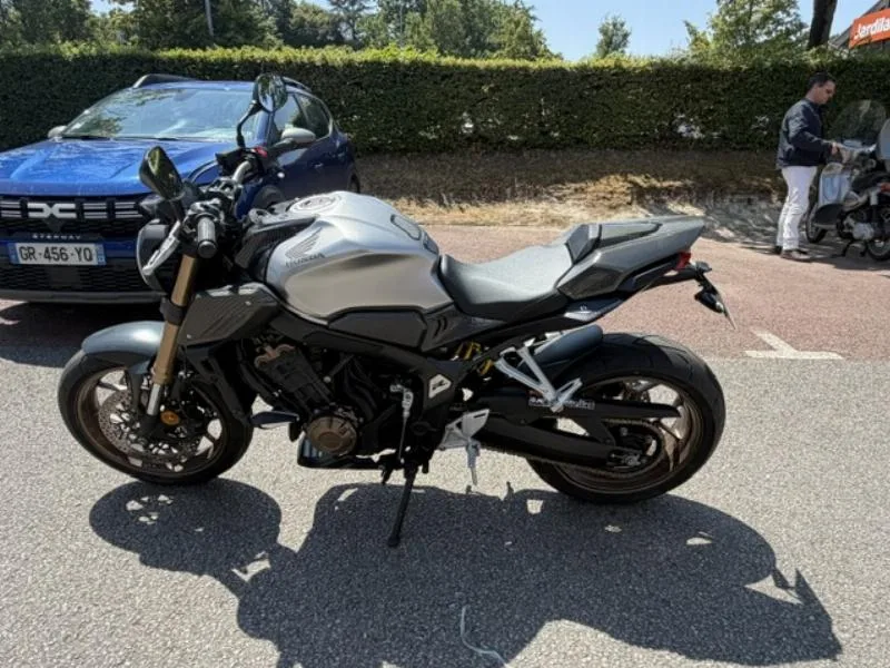 CB 650 R