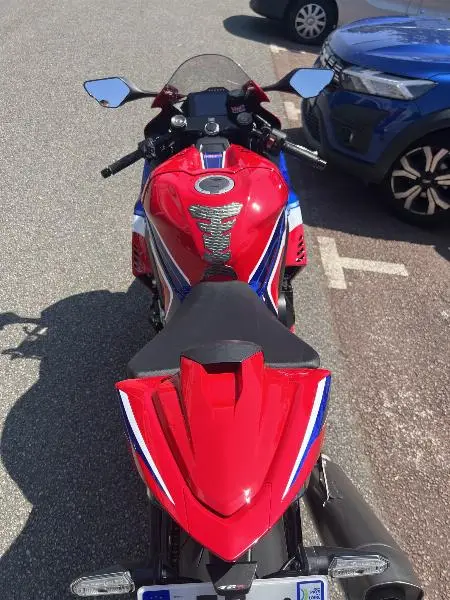 CBR 1000 R