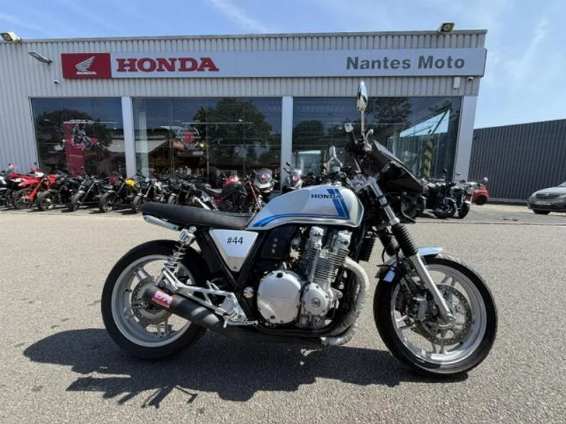 CB 1100