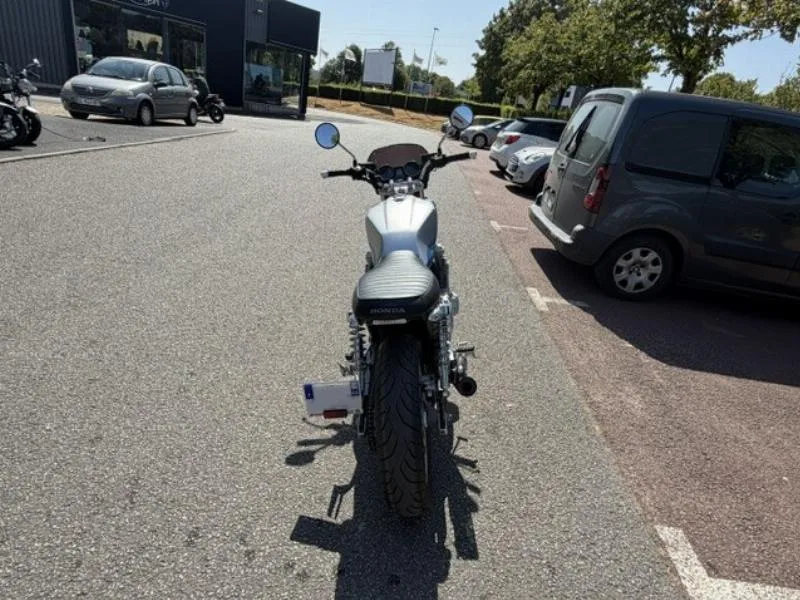 CB 1100