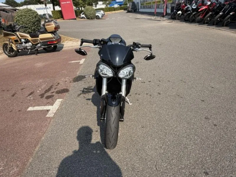 STREET TRIPLE 765