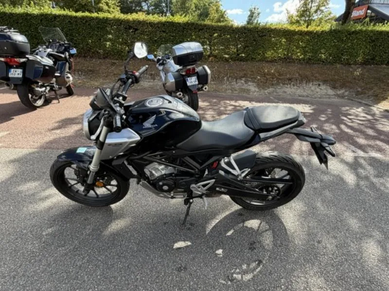 CB 125  R