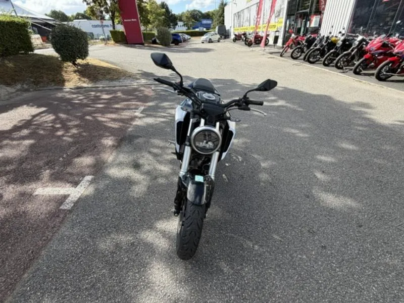 CB 125  R
