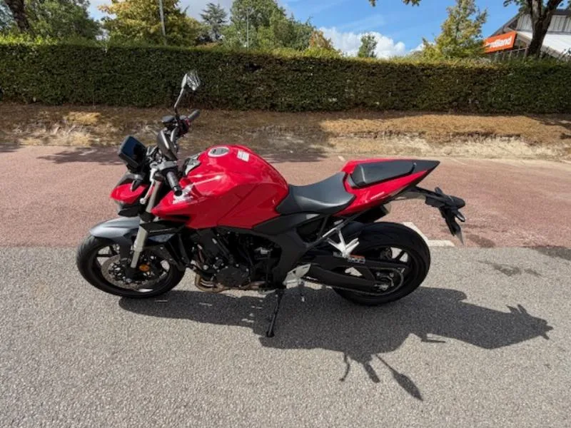 CB1000