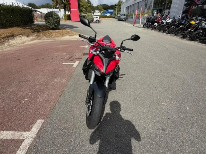 CB1000