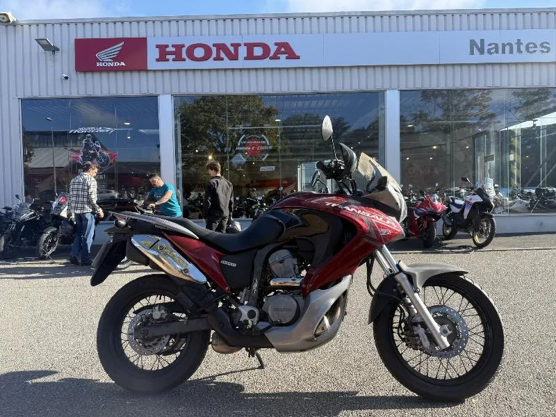 XL700VA