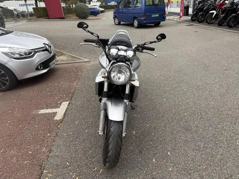 HORNET 900