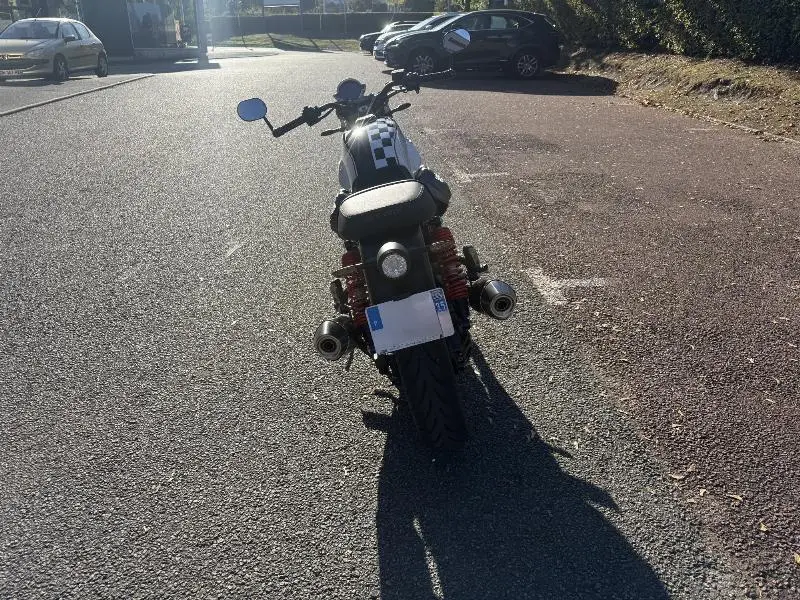 V7 STONE