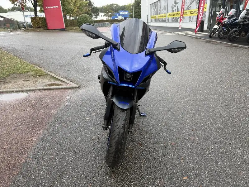 YZF690 U