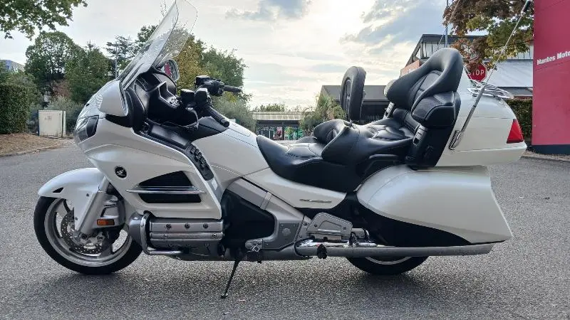 GL1800