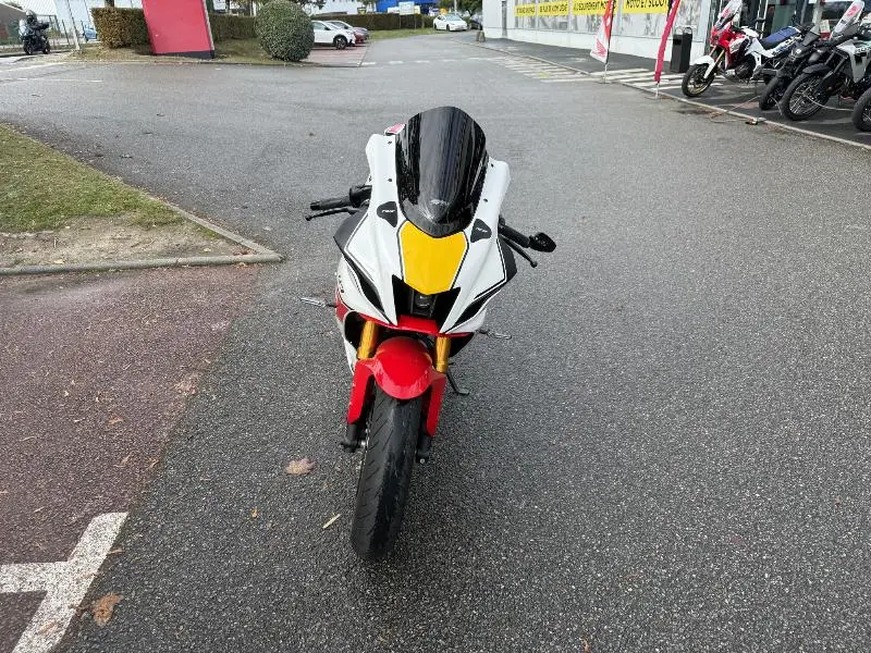 YZF690