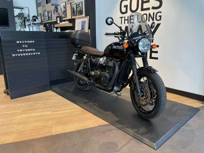 Bonneville T120 Black