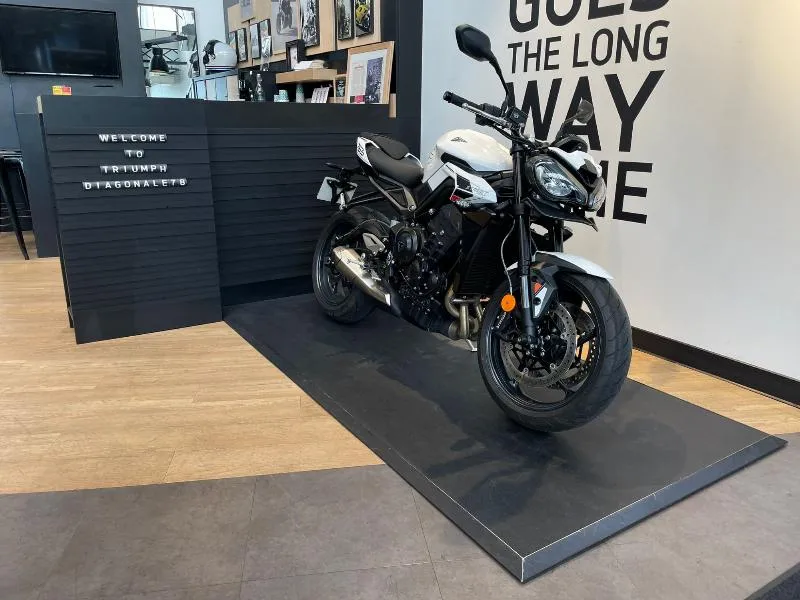 STREET TRIPLE 765 R A2 2026
