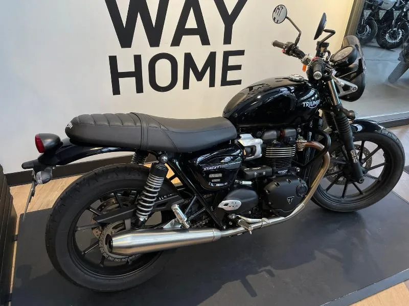 STREET TWIN  900