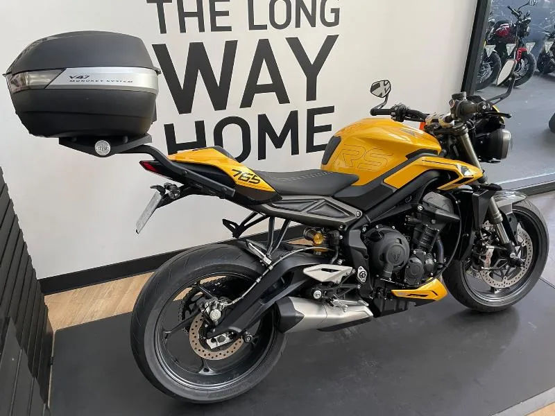 STREET TRIPLE 765 RS