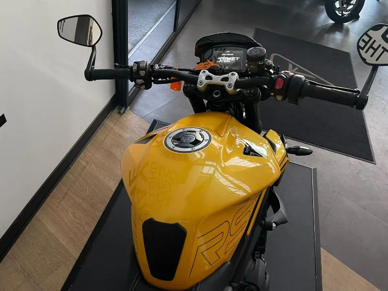 STREET TRIPLE 765 RS