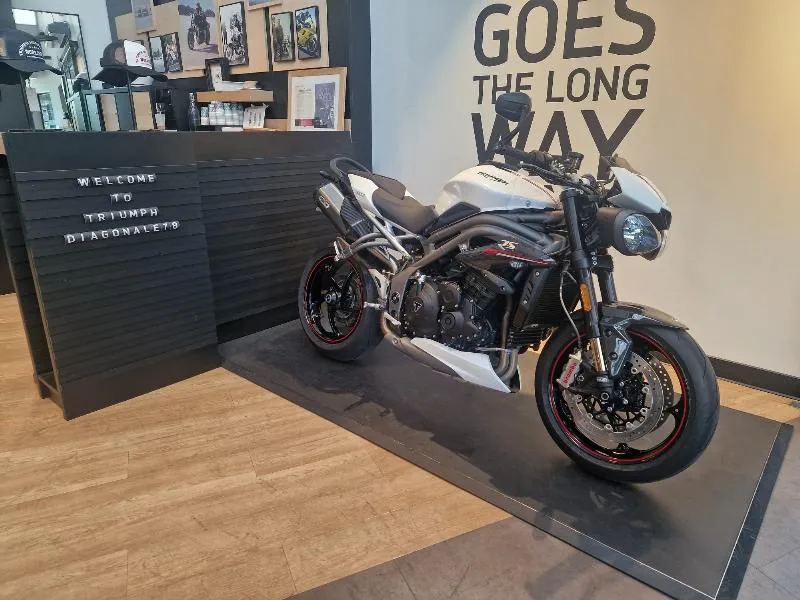SPEED TRIPLE 1050 RS