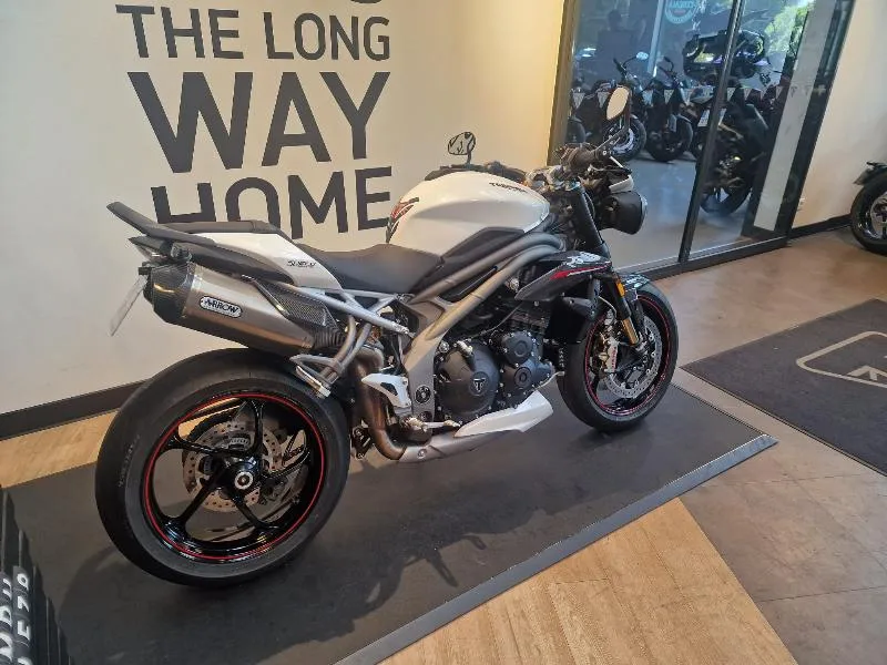SPEED TRIPLE 1050 RS